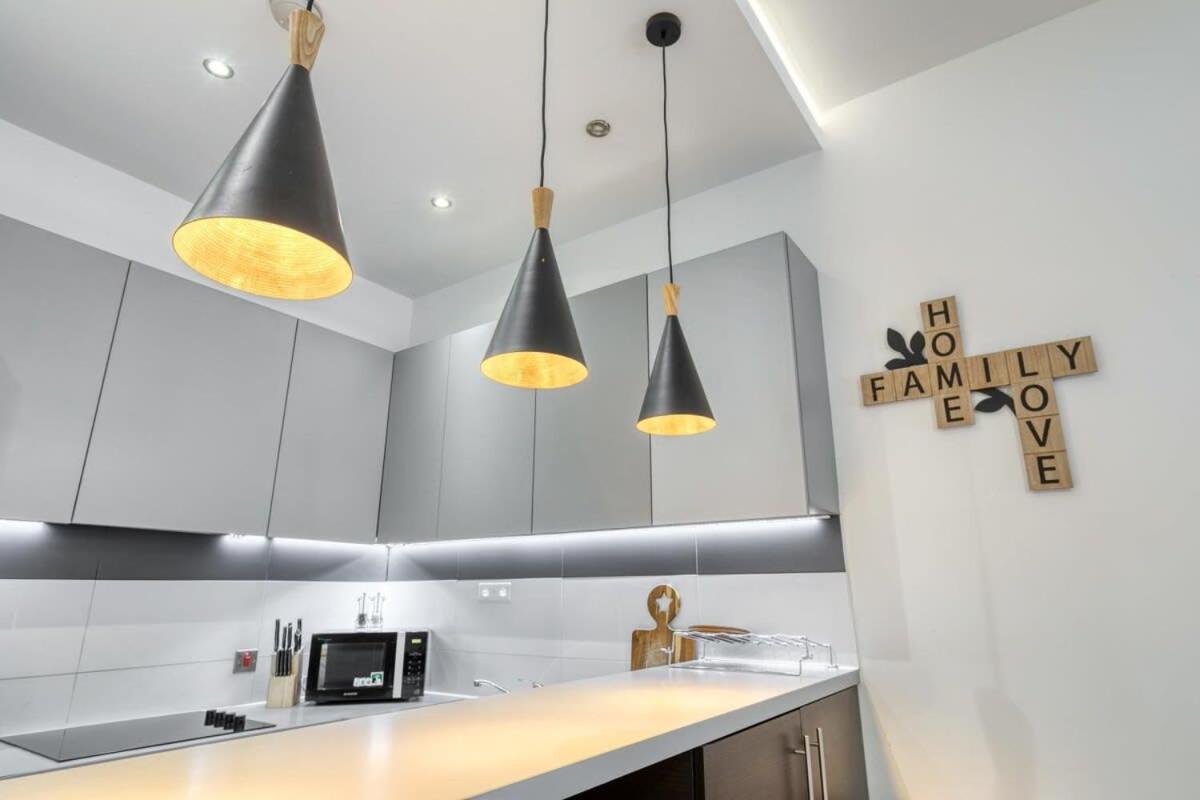 Modern 1 Bedroom Apartment In Central Woking Eksteriør bilde
